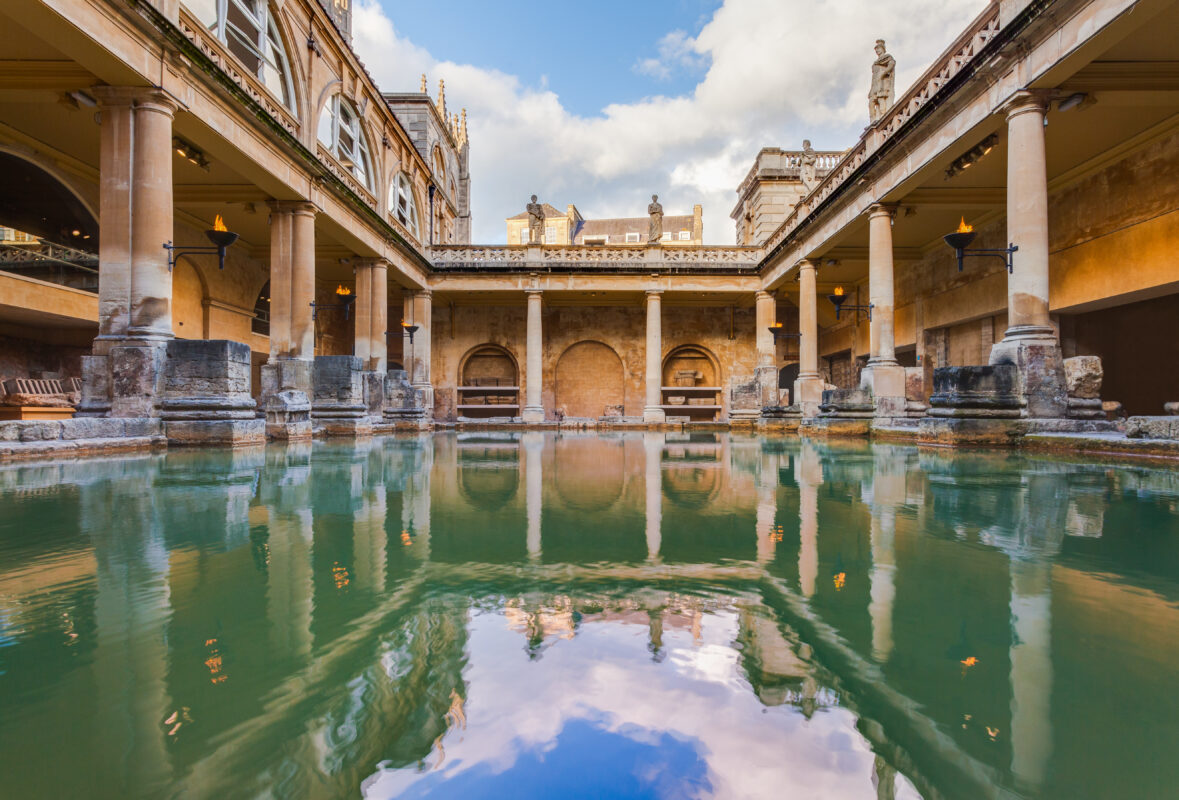 Las mejores excursiones desde Londres: cuáles merecen la pena y cuáles no tanto 1 Baños romanos de Bath durante una excursión desde Londres