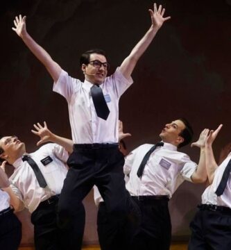 Un número del musical The Book of Mormon que se representa en Madrid