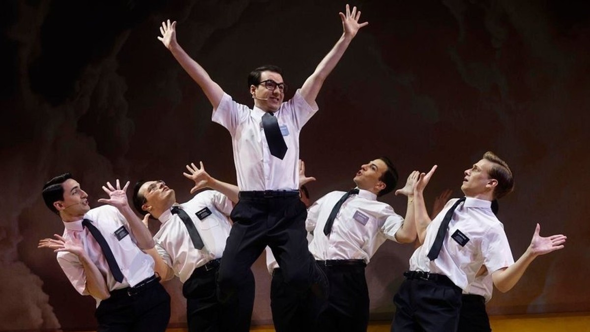 Un número del musical The Book of Mormon que se representa en Madrid