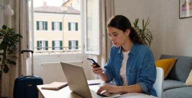 Estudiante buscando alojamiento Erasmus en Italia desde un piso compartido