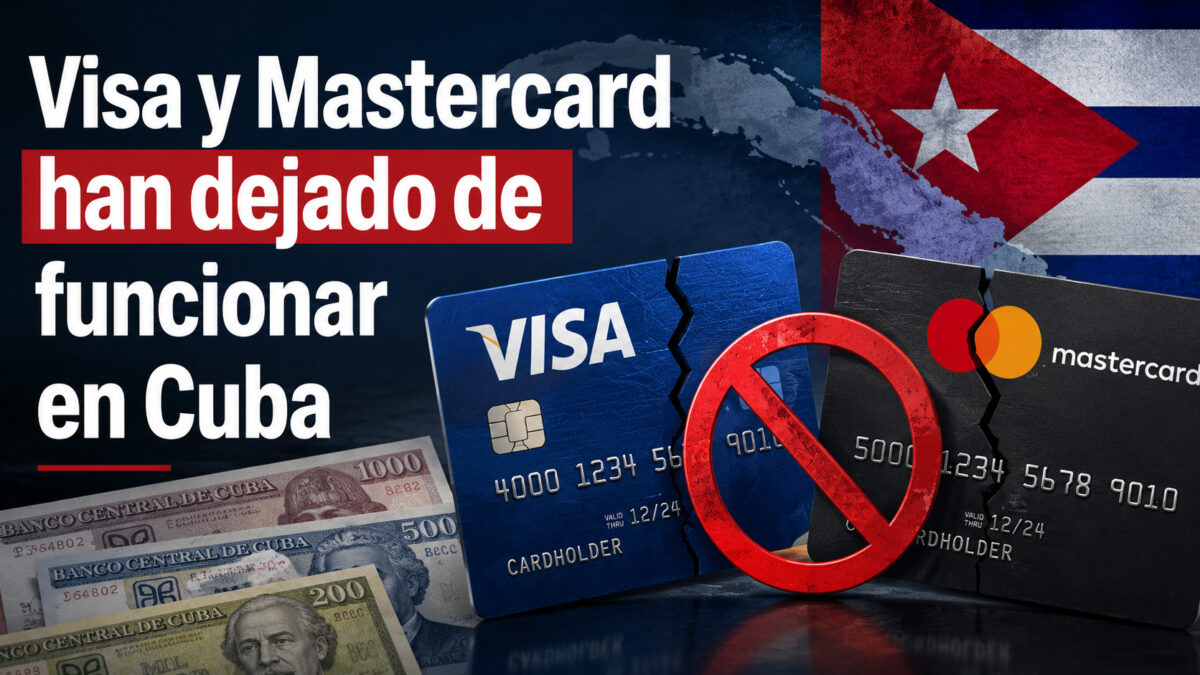 Tarjetas Visa y Mastercard bloqueadas junto a la bandera de Cuba y varios billetes cubanos.